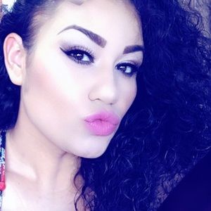 Meet your Posher, Gabriela